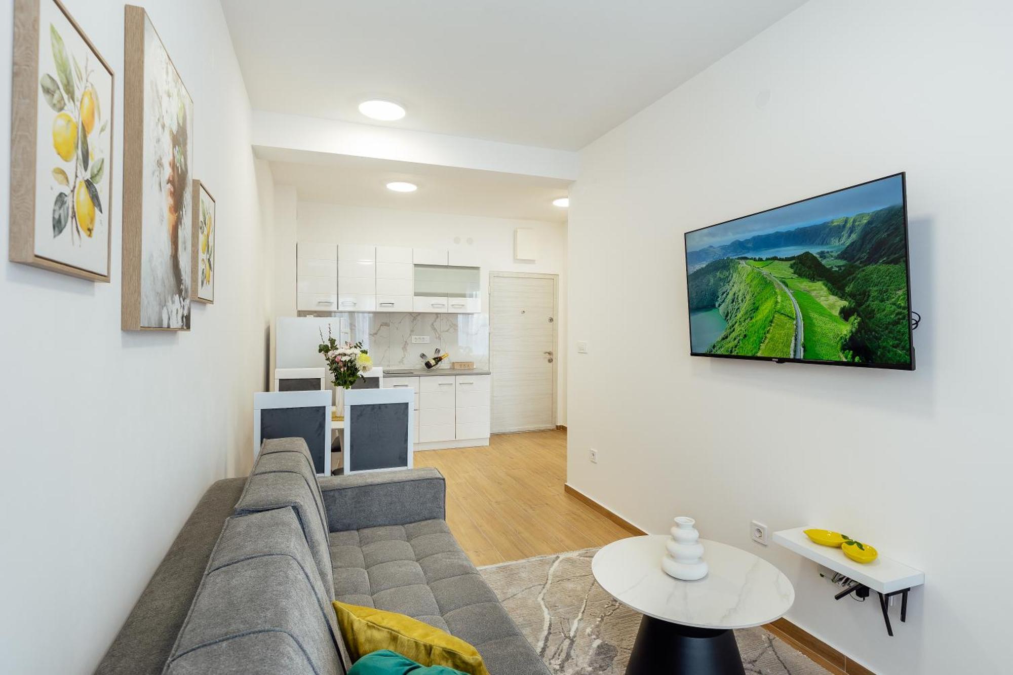 Ivo Apartment *