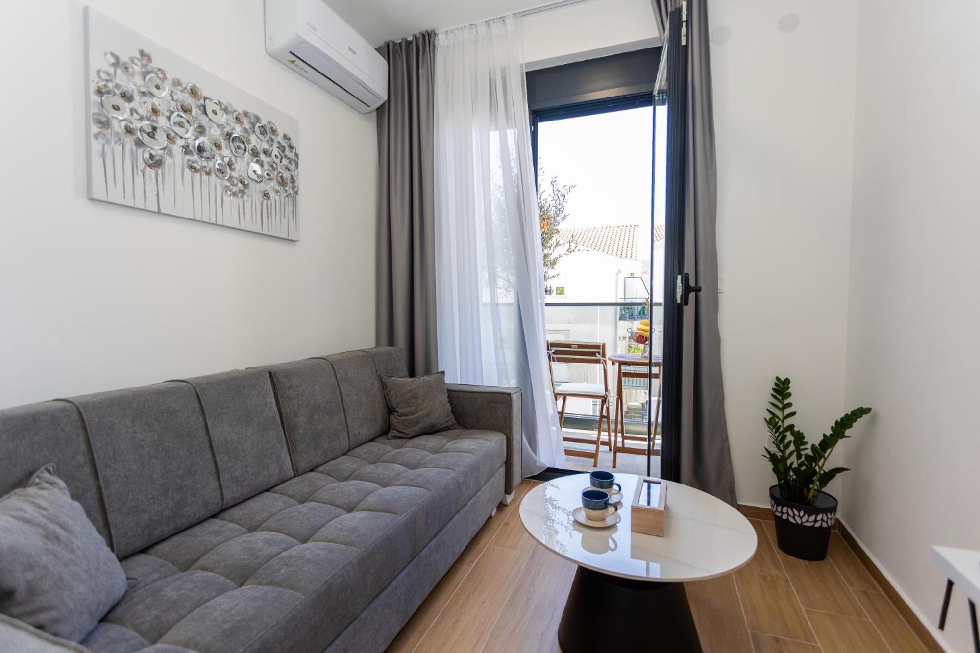 Ivo Apartment *